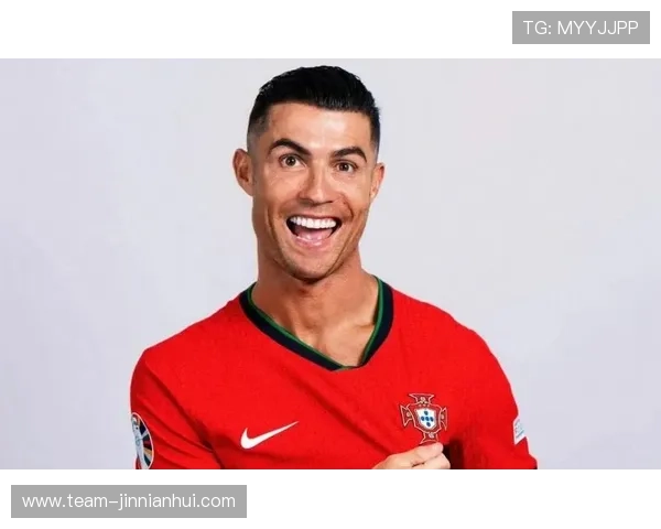 踢了几十年足球的传奇球星如何跨越岁月与挑战成就伟大人生